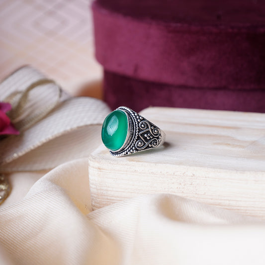 Green Onyx Crystal Design Ring