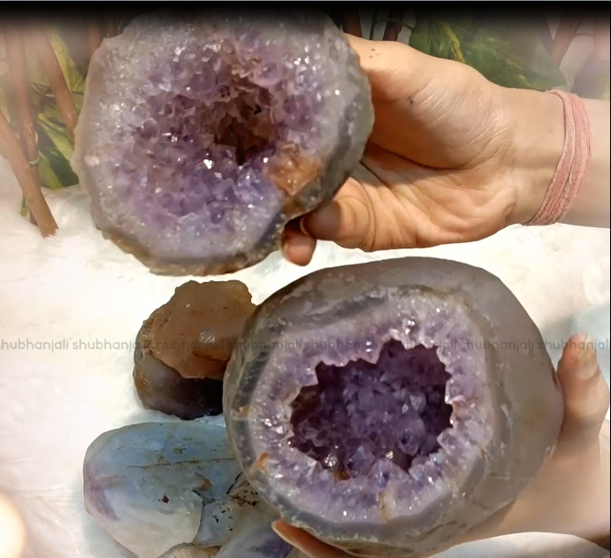 Amethyst Opening Geodes