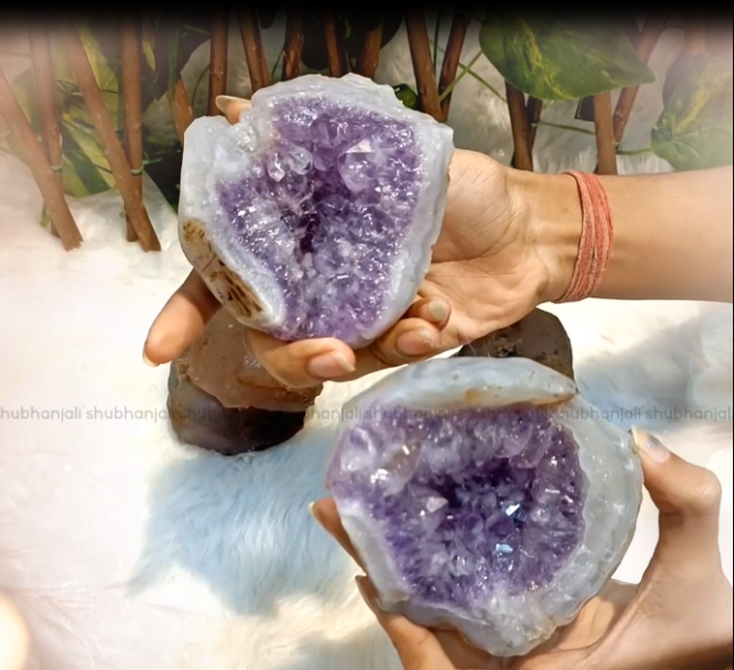 Amethyst Opening Geodes