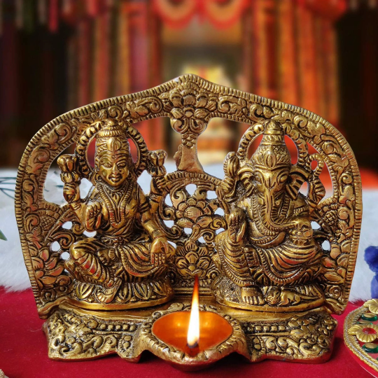 Lakshmi Ganesh Idol With Diya